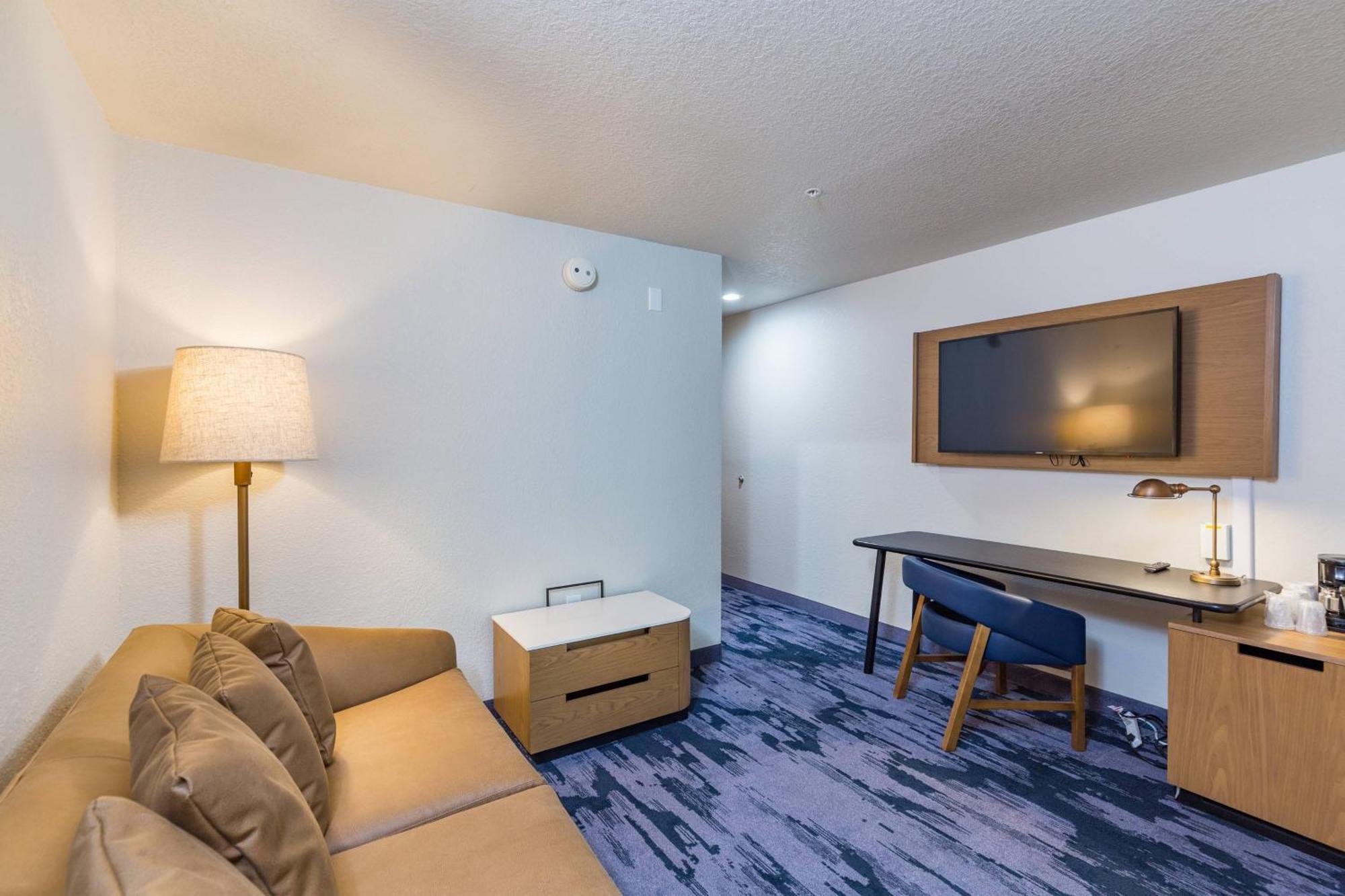 Fairfield Inn And Suites By Marriott Tampa North Temple Terrace Exterior foto